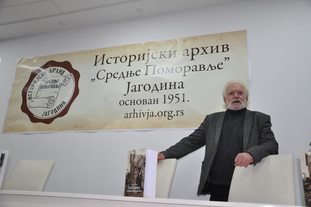 Првак Новосадског позоришта, глумац Миодраг Петровић на обележавању дана архива у Јагодини и промоцији књиге Јагодина у Првом светском рату.jpg